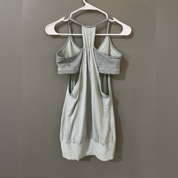 Lululemon No Limits Tank Top Built In Bra black Sky Blue Stripe Black Size 8 - Picture 4 of 6